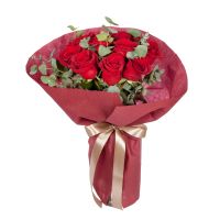 Μπουκέτο με κόκκινα τριαντάφυλλα